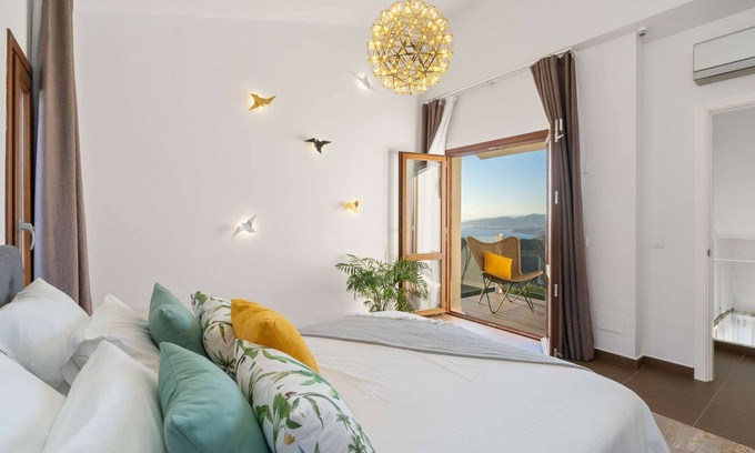 Almunecar Villa | Elegant Luxury Villa with Stunning Mediterranean Views