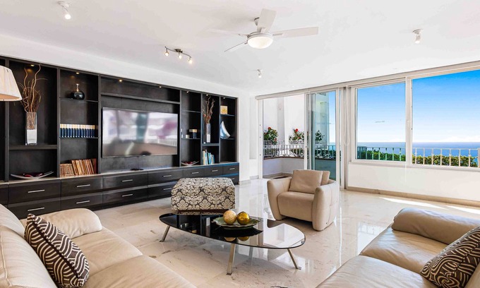 Conchas Chinas House | Elegant multi-level penthouse with rooftop Jacuzzi, bay views, pool & game room