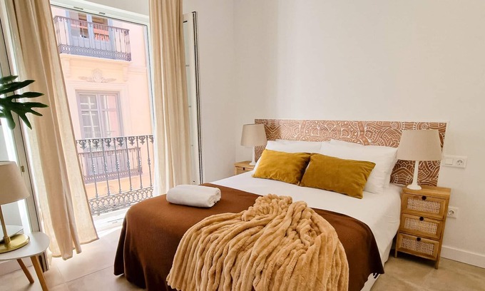San Felipe Neri Apartment | Elegant Retreat in Malaga‘s Historic Centre