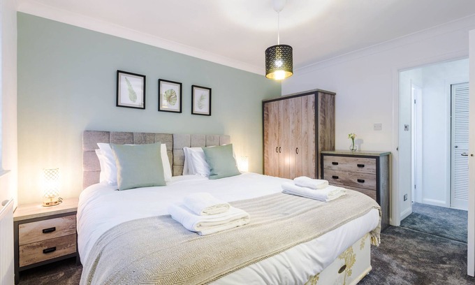 Hoole House | Elegant Retreat in the Heart of Chester