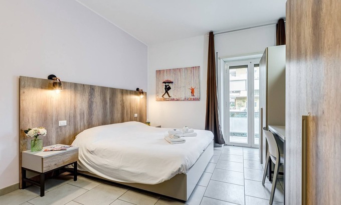 Quartiere XIII Aurelio Bed & Breakfast | Elegant Room, newly renovated, opposite Metro line A near St. Peter's