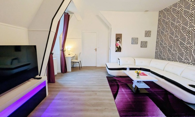 Cluis Bed & Breakfast | Elegant stay at Château, modern comfort and nearby activities