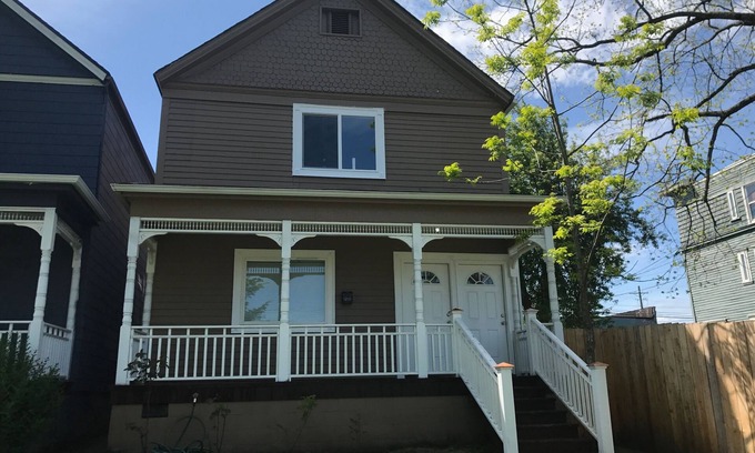 Hilltop House | Elegant Tacoma condo unit in downtown B