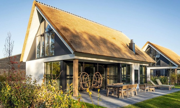 De Cocksdorp Villa | Elegant Texel Villa with Spa