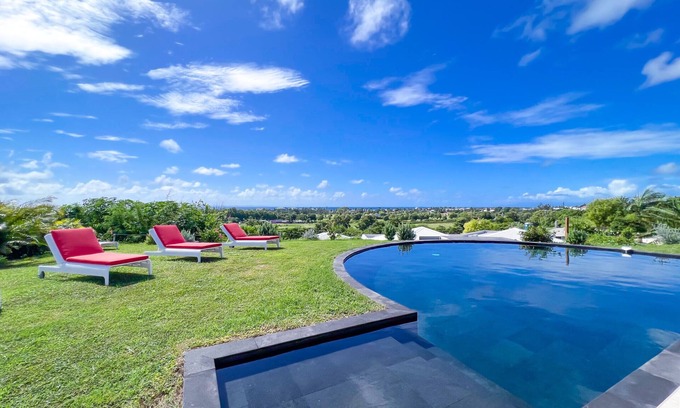 Saint-Francois Villa | Elegant Villa with Private Pool Ocean view