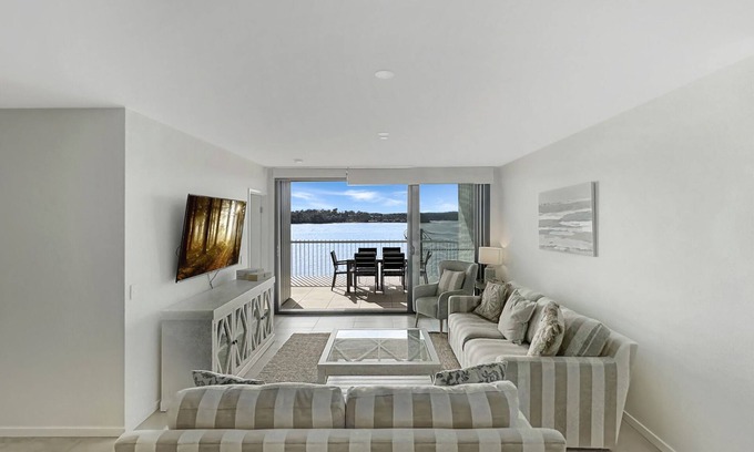 Batemans Bay Apartment | Elegantly Spacious 3-Bed Unit Overlooking the Bay