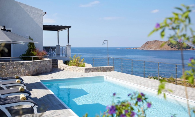 Anaxos Villa | Eleia Seafront Rooms & Villas