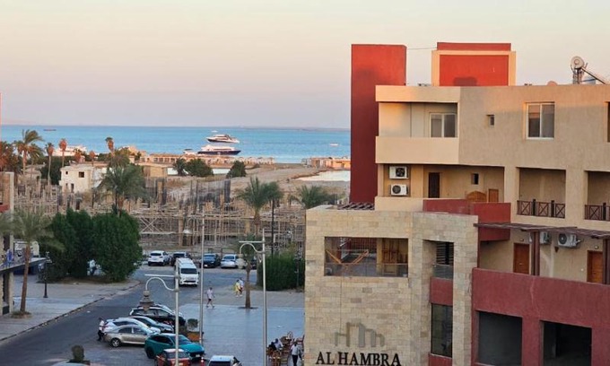 Al Mamsha El Seyahi Apartment | Elhambra First Avenue