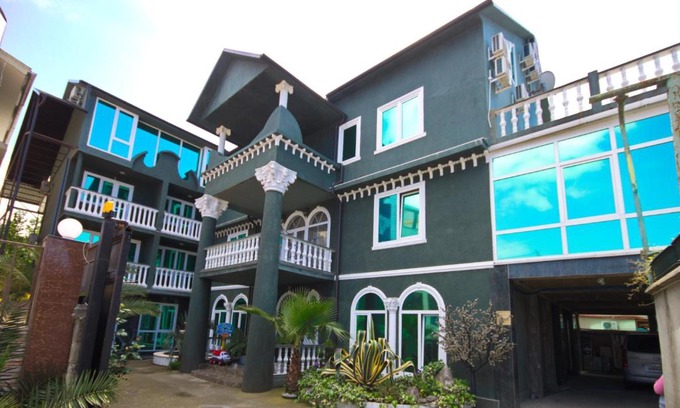Golubye Dali House | Ellaisa Guest House