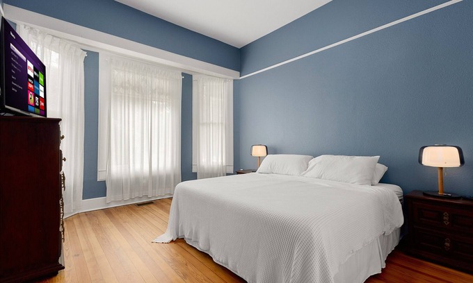 Seguin House | Ellie Marie House LITE