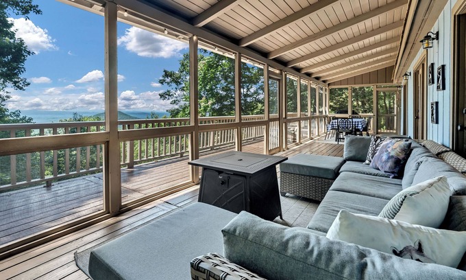 Walnut Mountain Cabin | Ellijay Walnut Mountain Cabin - Hot Tub, Fire Table, Pet Friendly and Views