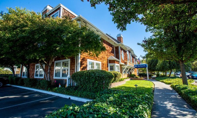Napa Hotel | Elm House Inn