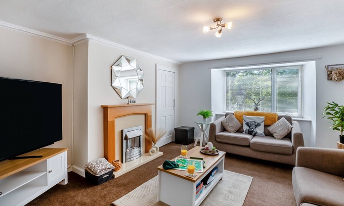 Rothbury House | Elmsleigh Nest - Two Bedroom House, Sleeps 4