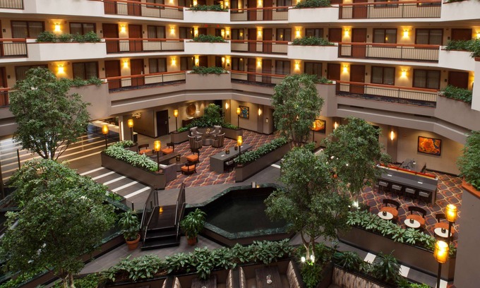 Gateway Hotel | Embassy Suites by Hilton Austin Arboretum