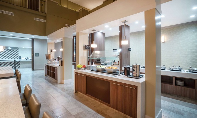 Music Row Hotel | Embassy Suites by Hilton Nashville at Vanderbilt