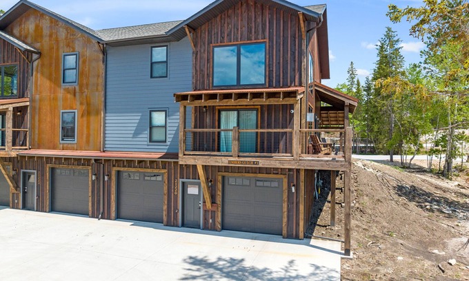 Lead House | Embers Gulch 1 brand new duplex, wifi, hot tub, paved roads, shared pool access