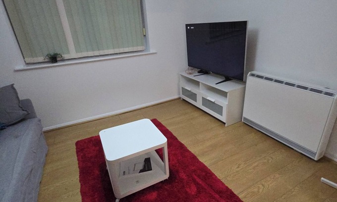 Custom House House | Emerald Apartment with Triple A star Proximity