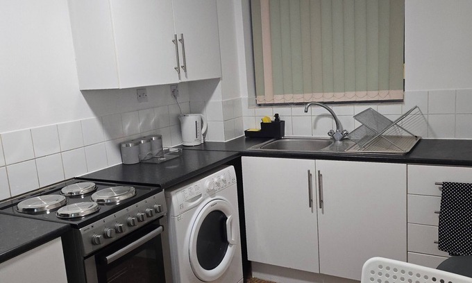 Custom House House | Emerald Apartment With Triple A Star Proximity