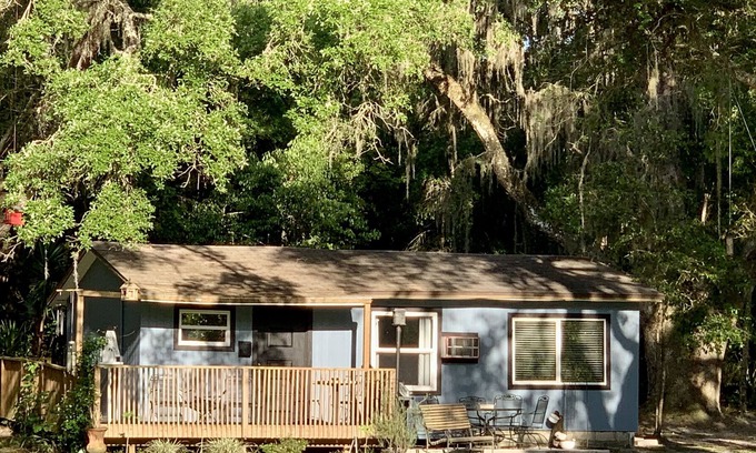Lady Lake Cottage | Enchanted Cottage