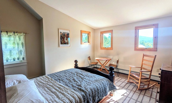 Weston Cottage | Enchanting 4-bedroom cottage with a view in Weston