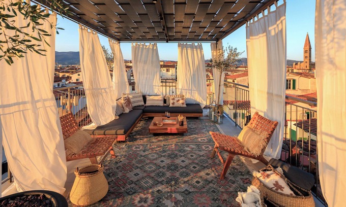 Santa Maria Novella Apartment | ENCHANTING PENTHOUSE in the Heart of Florence with 360° Panoramic View.