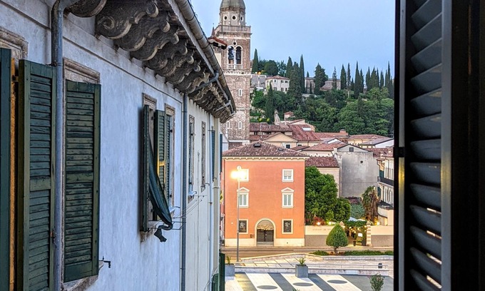Citta Antica Apartment | Enchanting Verona - Piazza Isolo
