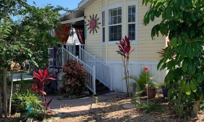 Dunedin House | Endless Summer Cottage 2