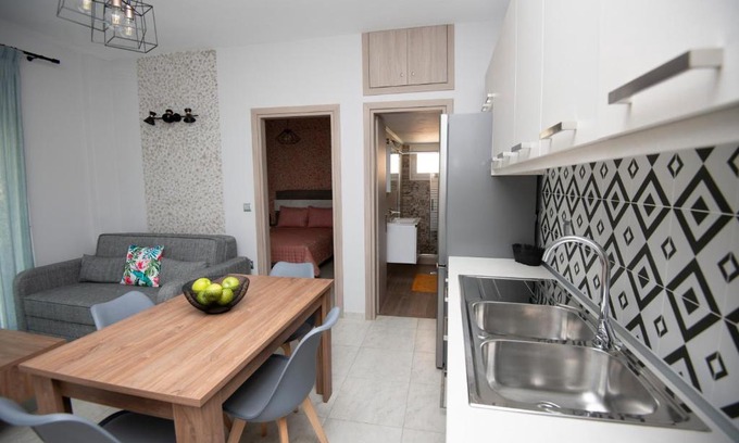 Alexandroupoli Apartment | ENIO AXD guest house with private parking