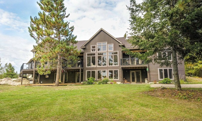 South Algonquin Apartment | Enjoy 3 bed, Lower Level Waterfront on 280 acres