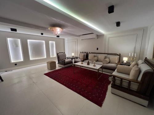 Al Jubail Apartment | Enjoy a quiet stay with a high view and complete privacy