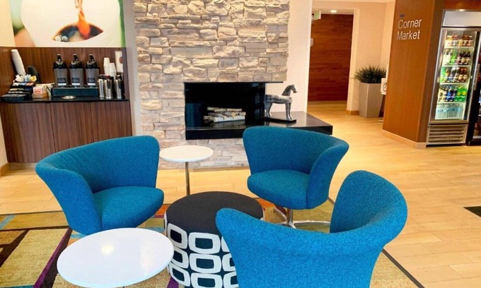 Englewood House | Enjoy an uncomplicated stay at our Highlands Ranch hotel.