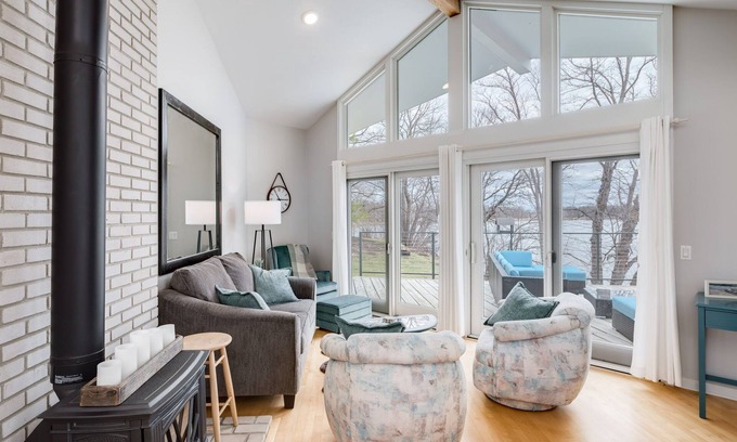 Buffalo House | Enjoy beautiful sunsets at our cottage on Deer Lake!