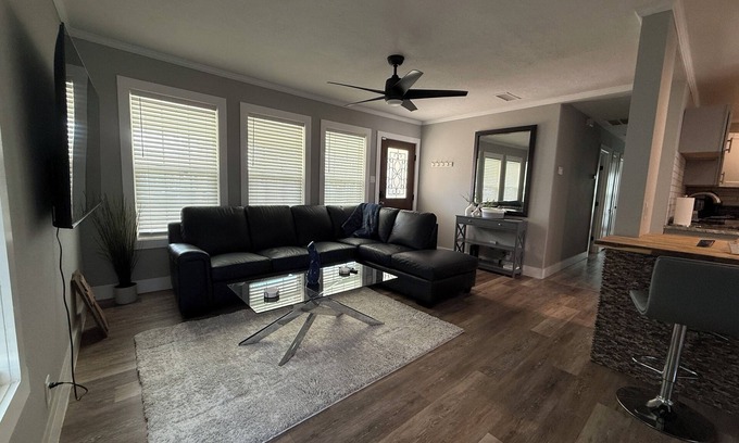 Del Mar House | Enjoy comfort, style, and convenience at Dune'R Thing, a cozy 3 bedroom retreat!