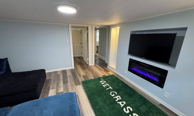 Surfside Historic District Apartment | Enjoy Daytona! Walk to the beach! Experience Fun!