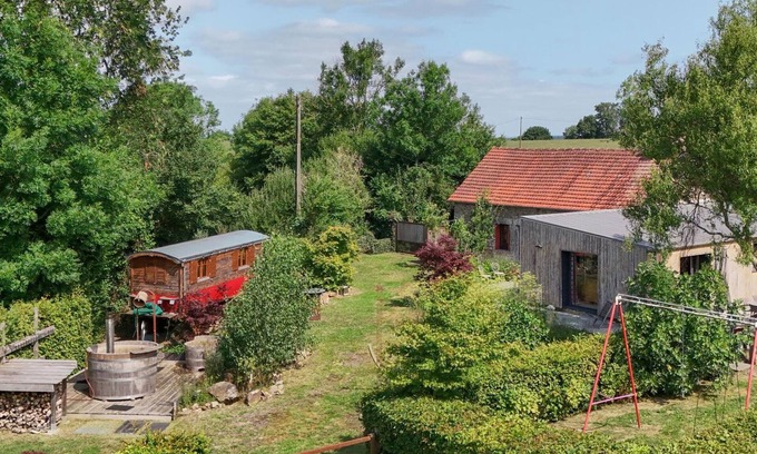 La Lande-de-Goult Cottage | Enjoy Ecouves Terraces with Spa and Pool