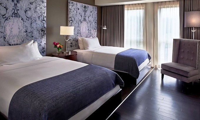 West Plaza Hotel | Enjoy Games At Kauffman Stadium! 2 Convenient Units, Near Country Club Plaza