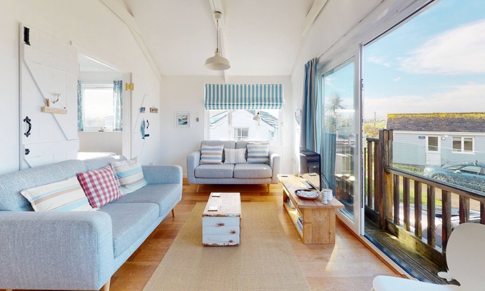 Hayle Cottage | Enjoy slow mornings watching the waves, and leisurely evenings watching the sunset over St. Ives
