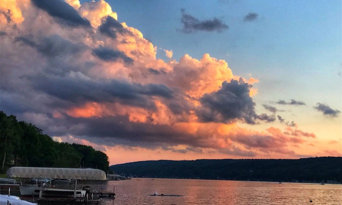 Penn Yan Cottage | Enjoy spectacular sunsets on the Keuka Wine Trail! Charming & pet friendly!