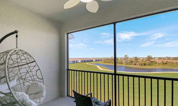 Venice Condo | Enjoy stunning golf course views from you 4th floor condo in Wellen Park - Golf and Beach Getaway