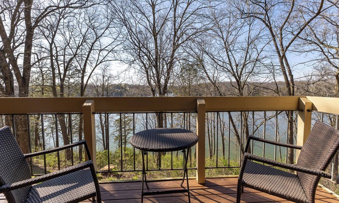 The Galena Territory Condo | Enjoy the SUN & Beautiful Lake Galena Views - Walk 2 Spa, restaurants & Golf!
