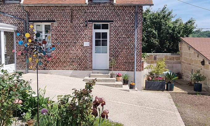 Elincourt-Sainte-Marguerite House | Entire house. 2-4 pers. Closed parking. Terrace