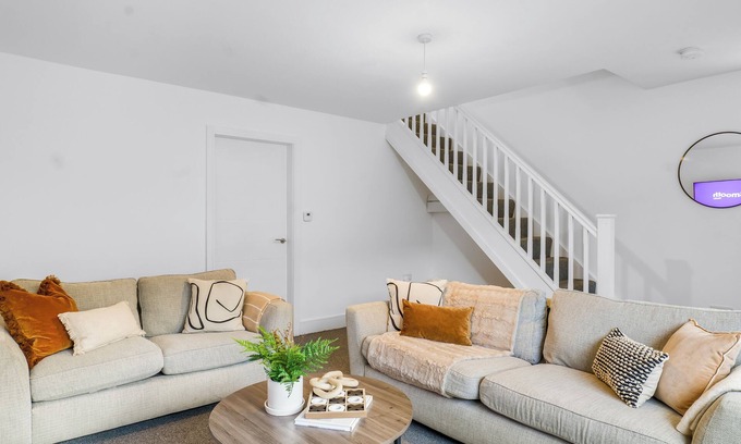 St Helens House | Entire 3Bdr House at St Helens Near Haydock Park Racecourse, Free Parking