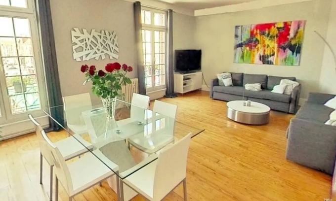 Arras Apartment | Entire apartment 100 M 2 at the foot of the belfry of Arras - hyper center