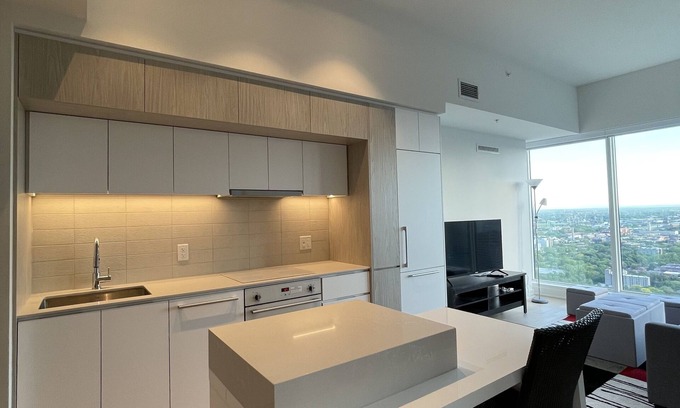 Downtown Montreal Condo | Entire appartement with 1 bedroom & office room