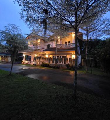 Saraphi House | Entire Home at Racha Herb Gardens 5BR sleeps 11