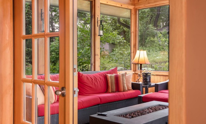 Minnetonka House | ENTIRE HOME IN MINNETONKA WITH 3 SEASON ROOM!