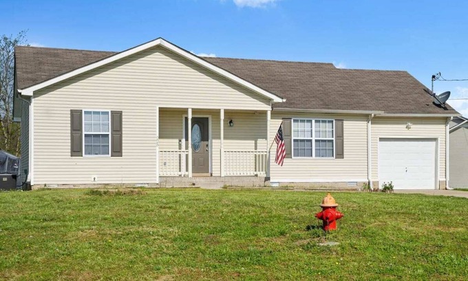 Oak Grove House | Entire Home near Fort Campbell KY* I-24