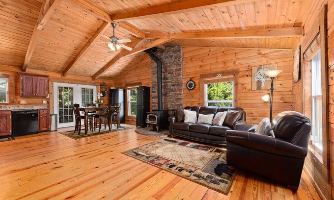 Johnson County House | Entire Home near off 50 HWY near KC, Lee's Summit, Kingsville, Warrensburg,