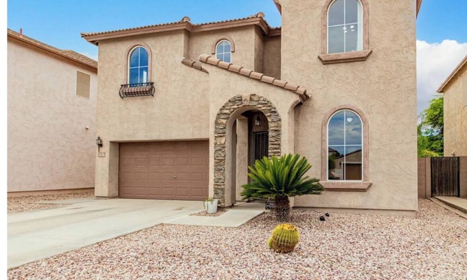 Castlegate House | Entire Home Paradise in Queen Creek