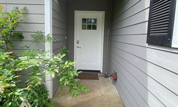Woodstock House | Entire Home with Bunk Room!